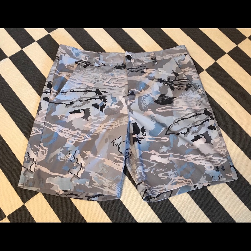 Under Armour Heat Gear Shorts - 38
